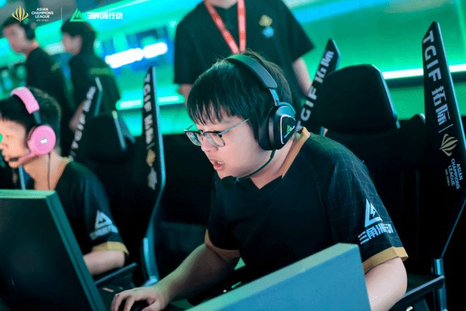 称成功典范 称成功典范